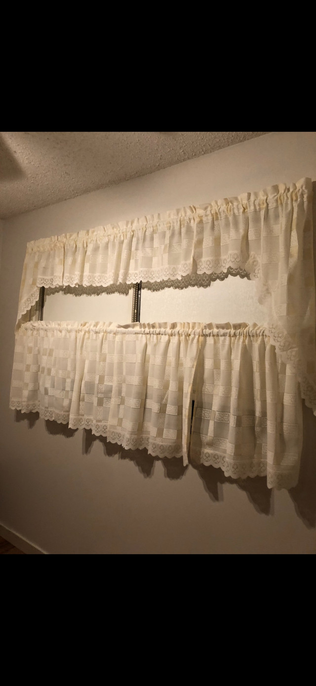 curtains.. dressers set, and bathtub in Multi-item in Lethbridge - Image 2