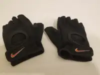 Nike Women's Large weight lighting gloves pigskin & cloth
