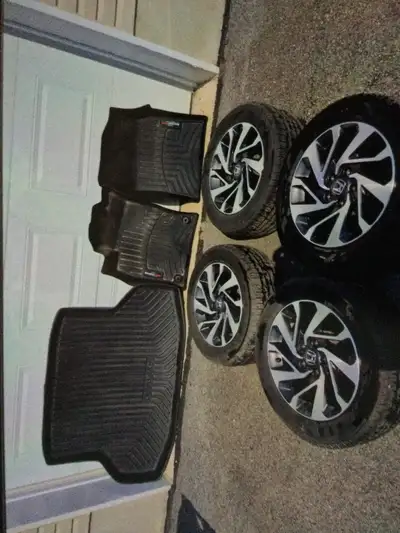4x Mags 16 pouces civic 2016 4x Pneus Nokian One 97H 215/55 R16 Un été d’usure (facture) 10/32 1x Ta...