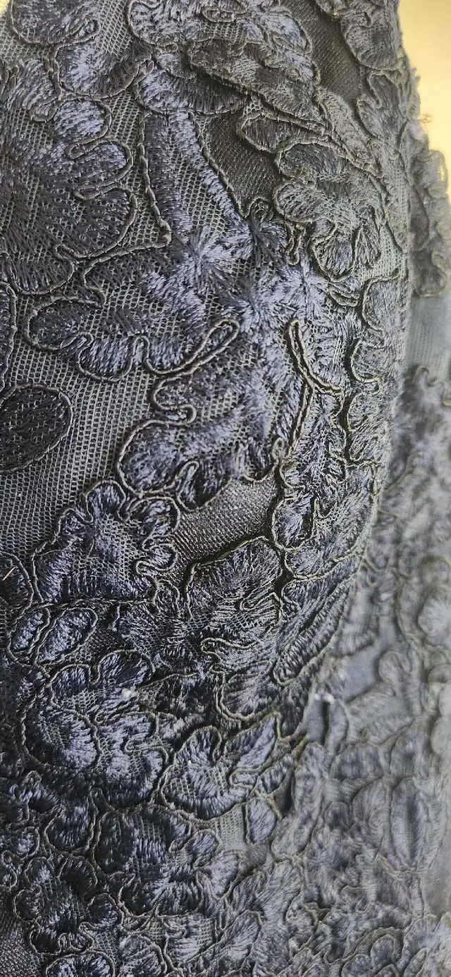 Beautiful Oksana grad dress. Size 4-6. in Women's - Dresses & Skirts in Calgary - Image 10