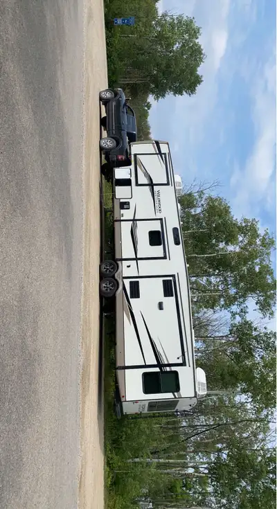 2022 Forest River Heritage glen 5th wheel, 369BL, High end Mid bunk , 42 ft, 12,000 Wet Weight, pull...