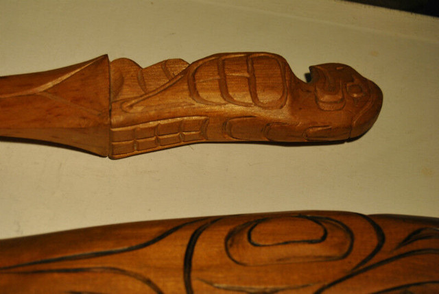 Northwest Coast Native Indian Carved Wood Three Knives in Arts & Collectibles in Vancouver - Image 2