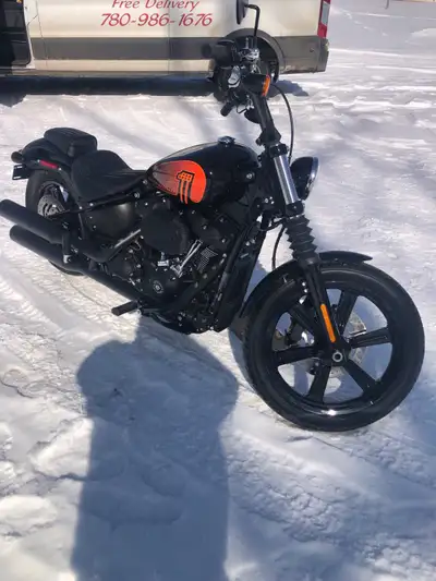 Harley Davidson street bob 2023 Bought brand new only owners has 2500 km on it. Just don’t ride anym...