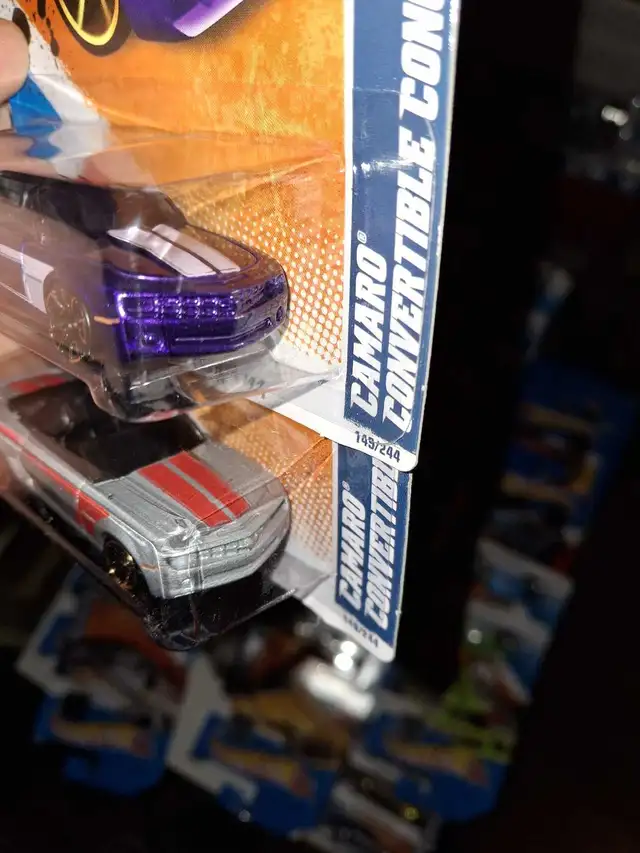 Camaro Convertible Concept Hot Wheels FTE 2011 lot of 2 in Toys & Games in Guelph - Image 4