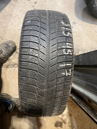 Single winter tire 