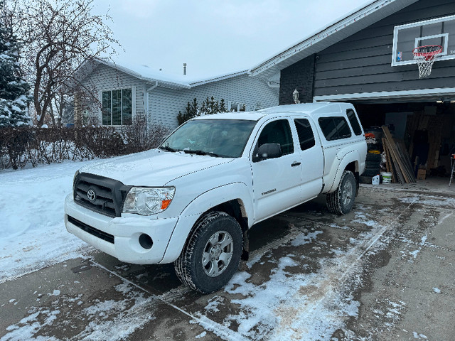 Toyota Tacoma in Cars & Trucks in Calgary - Image 4