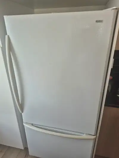 Ensemble d'electros : Frigo, poele, laveuse, secheuse, lave vaisselle a vendre, negociable, secteur...