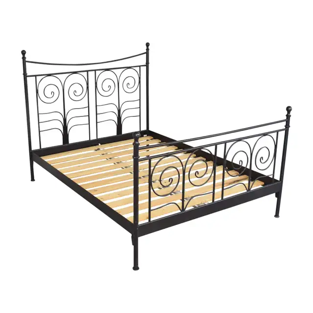 Grand Lit en metal format Queen - Norsund IKÉA – 325$ in Beds & Mattresses in Longueuil / South Shore - Image 2