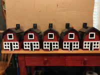 Barn stile bird houses very well built 