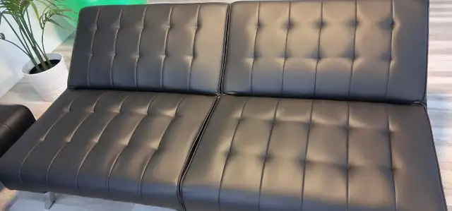 Living room Couch/ Sofa/ Futon in Couches & Futons in Laval / North Shore - Image 5
