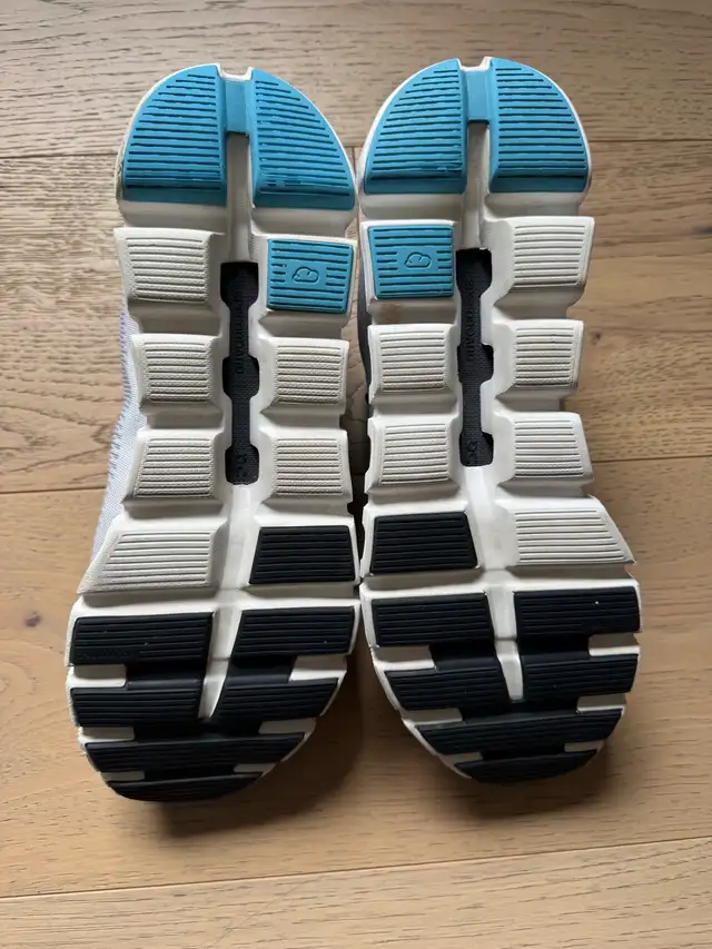 OC running shoes in Men's Shoes in Oakville / Halton Region - Image 3