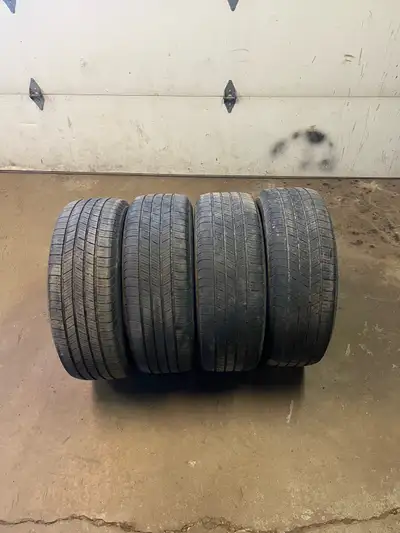 4 225/60/17 Michelin tires All 4 wore evenly Good tread left $80 for all 4 Can install for extra if...
