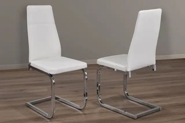 WHITE DINING TABLE WITH 4 OR 6 CHAIRS SET in Dining Tables & Sets in Oakville / Halton Region - Image 4