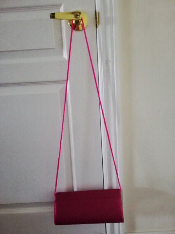 Pink hand bag in Women's - Bags & Wallets in Markham / York Region