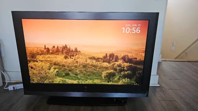 selling 42 inch not smart tv amazing condition  in Video & TV Accessories in Ottawa - Image 3