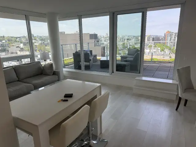 PH LEVEL STUNNING 3 BR, 2 BATH, HUGE TERRACE PANORAMIC VIEW