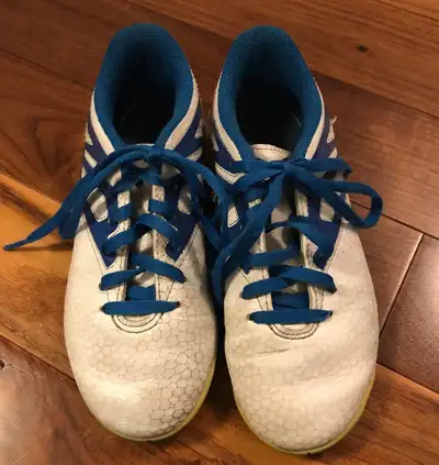 Kids Adidas size 13.5 indoor soccer shoes, View more