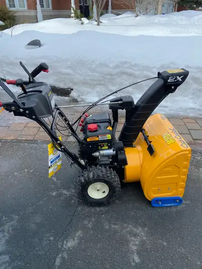Cub cadet 24 inch snow blower. , View more