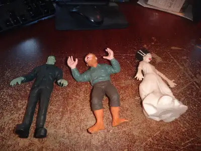 Universal Monster Life Like Stretchable Figures lot of 3 wolfman, View more