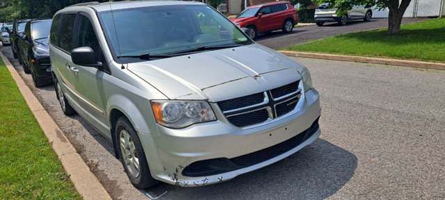Dodge Grand Caravan 2011 V6 dans Autos et camions  à Laval/Rive Nord - Image 3