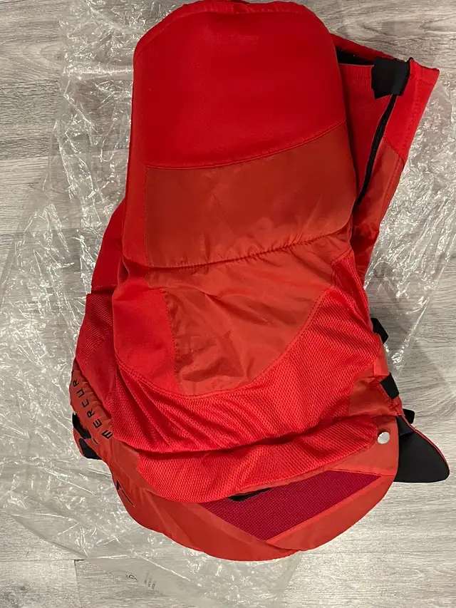 VERBERO Sr. Red Hockey Pants Large in Hockey in Mississauga / Peel Region - Image 4
