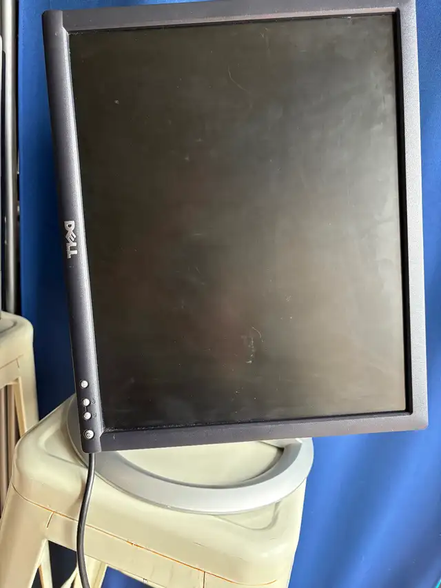 Dell 17” UltraSharp 1704FPTt 1280x1024 LCD Flat Panel Monitor$70 in Monitors in Oakville / Halton Region - Image 3
