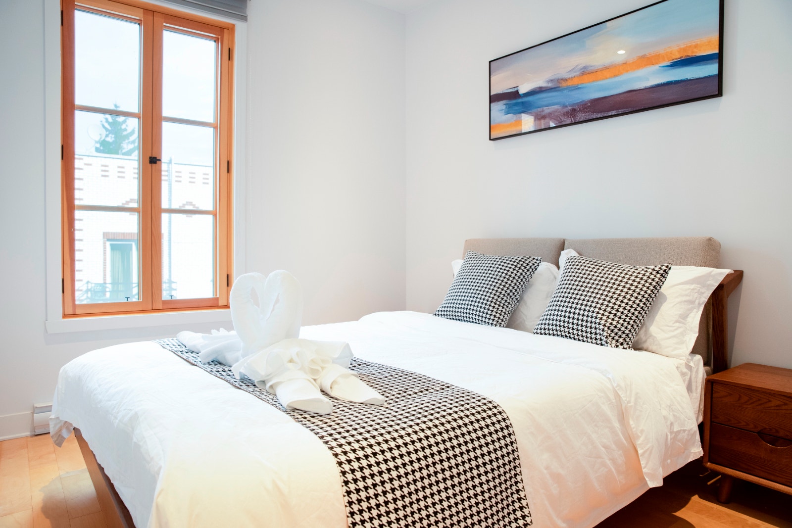 Renovated 2BR / 2BA Apartment in Plateau – Fully Furnished — photo 3
