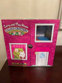 Calico Critters - Carry and Play House