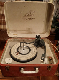 Ledo Vintage Stereo Compact Record Player - J-644 (1963)