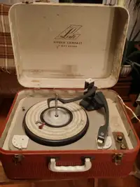 Ledo Vintage Stereo Compact Record Player - J-644 (1963)