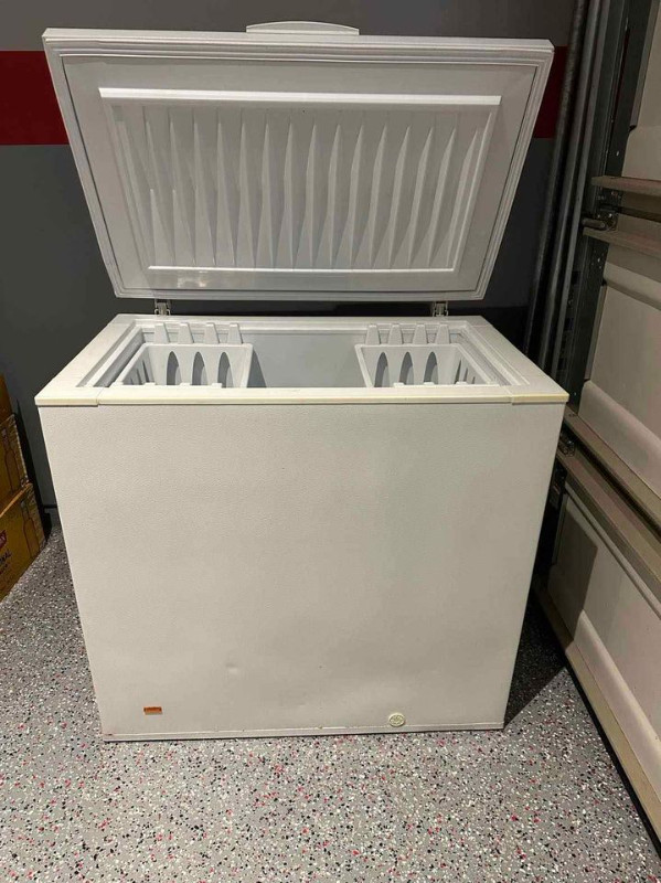 Frigidaire Chest Freezer 7. 2 Cu. Ft. in Freezers in Windsor Region - Image 2