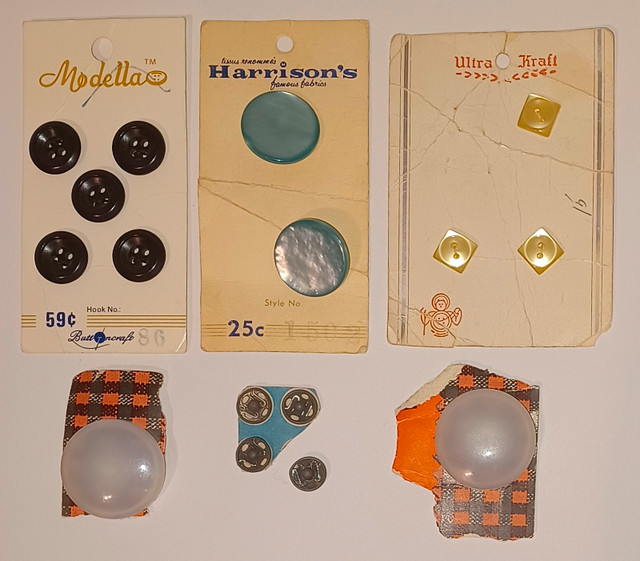 16 Vintage Carded Buttons w/6x Snaps Modella - Harrison's - Ultr in Other in City of Montréal