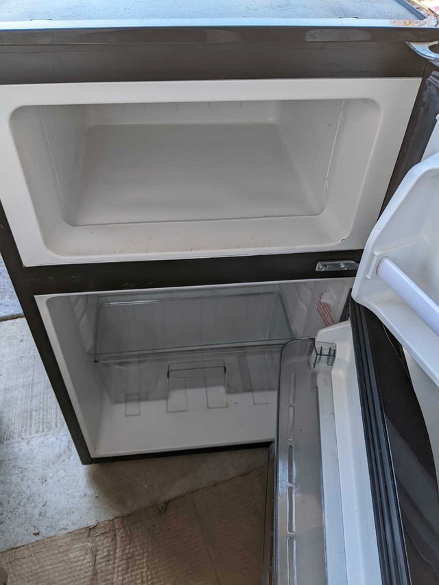 Broken, non-cooling, mini fridge, Guinness refrigerator  in Refrigerators in Hamilton - Image 2