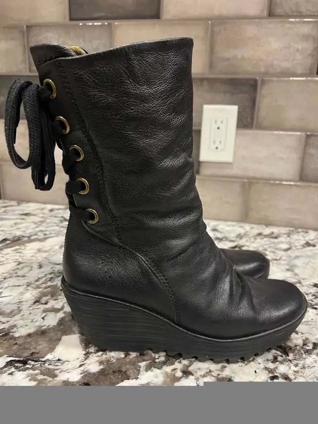 Women’s 8.5 Fly London leather boots in Women's - Shoes in Medicine Hat - Image 4