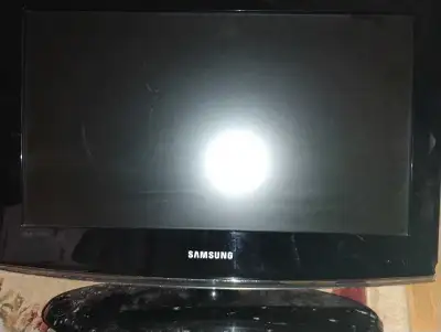 Samsung LN22B360 LCD TV, View more