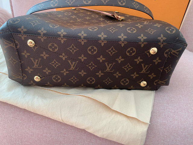 New Authentic Louis Vuitton Montaigne GM dans Femmes - Sacs et portefeuilles  à Ville de Montréal - Image 3