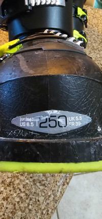 McKinley Ski Boots size 25/25.5 298m