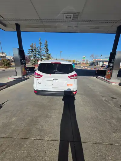 Ex taxi for, new Radiator and Heater core, engine changed at 400k, so only 300k on engine, asking $3...