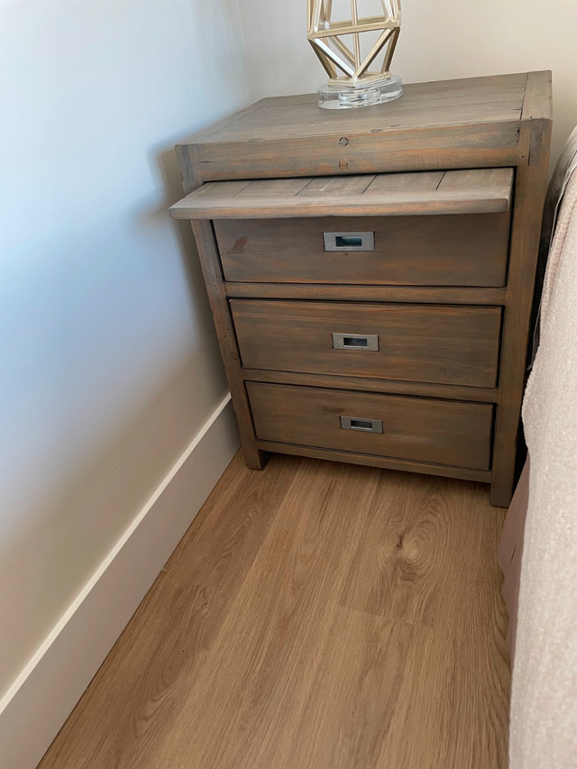 Queen Bed w/ night tables in Beds & Mattresses in Vernon - Image 2