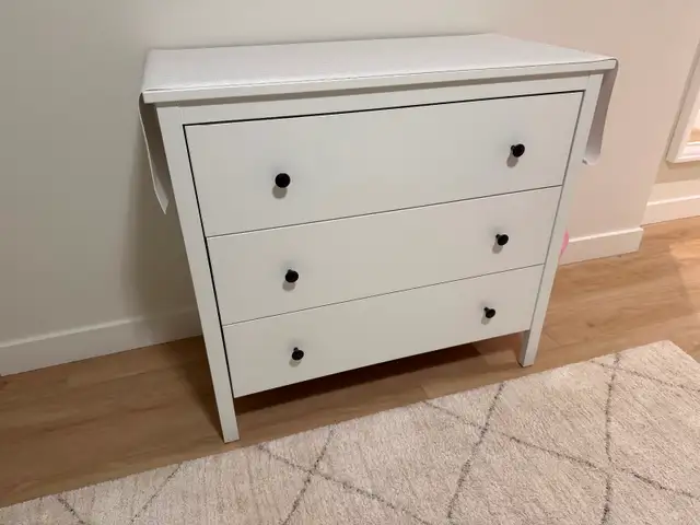 White 3-Drawer Dresser – Excellent Condition