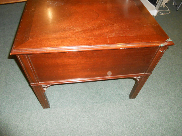 Cherry veneer end table with 1 drawer has some marks in Coffee Tables in Peterborough - Image 4