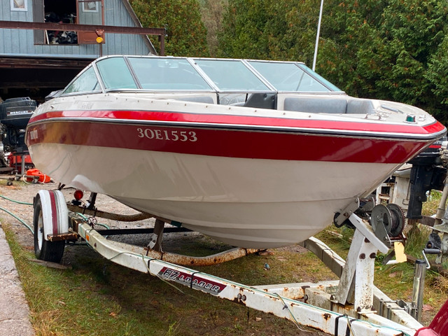 20-foot Bonito bowrider with trailer in Powerboats & Motorboats in Barrie - Image 4