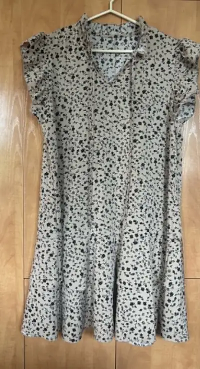 Robe NEUVE extra-large beige et noire – DISPO À LONGUEUIL, View more