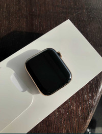 Apple Watch 4 44mm Stainless Steel Gold