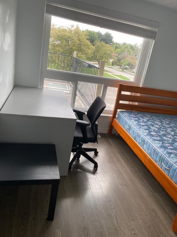 Private room for rent near Seneca college/Fairview mall Room Rentals