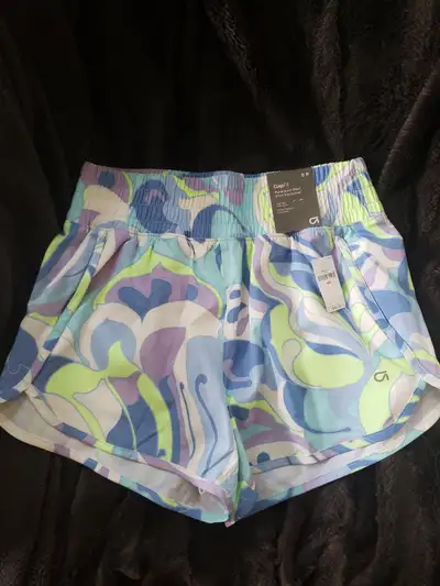 Gap Fit small high rise running short, View more