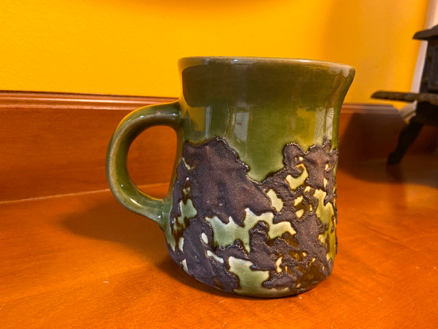 Vintage Canadian Artisan Pottery Laurentienne Pottery Lava Mug in Arts & Collectibles in Oshawa / Durham Region - Image 3