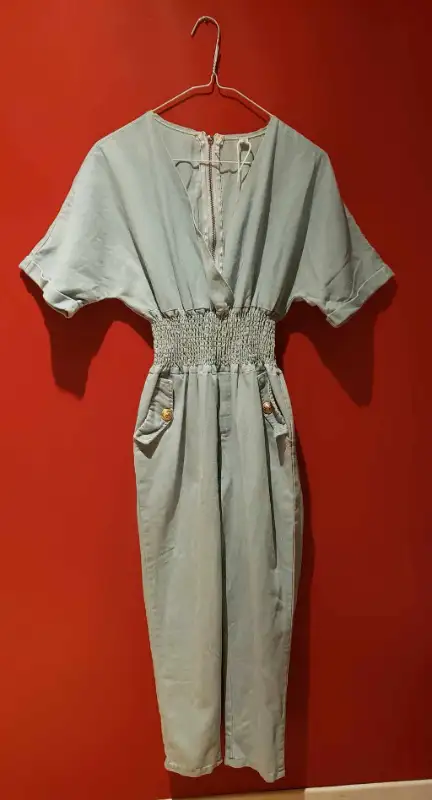 Jumpsuit taille small in Women's - Dresses & Skirts in Québec City - Image 2