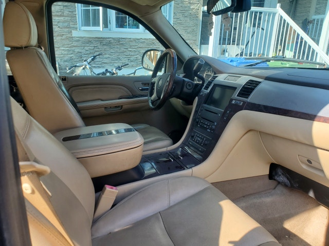 Cadillac Escalade super condition 2000$ — photo 3