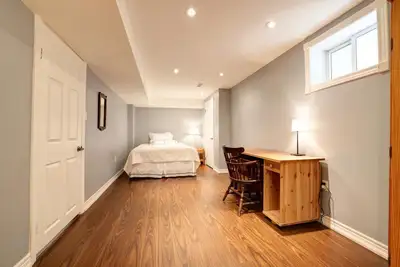 Room with Private Bathroom for Rent Near UTM